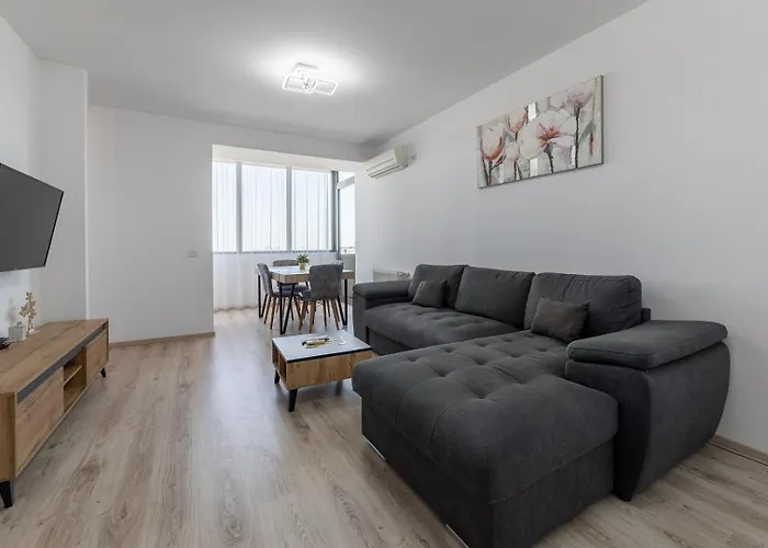 Monaco Grand Apartments By Citybookings